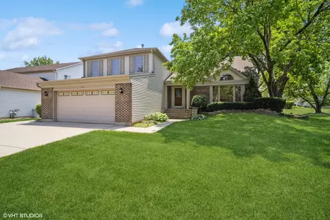 523 Cobblestone Ln, Buffalo Grove, IL 60089