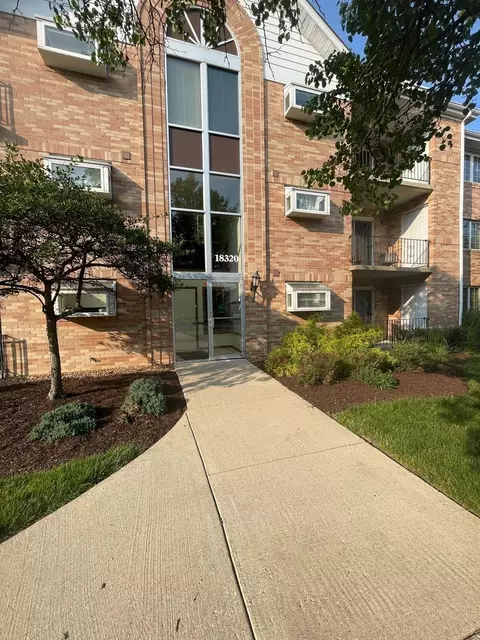 18320 Robin Ln #C1, Homewood, IL 60430