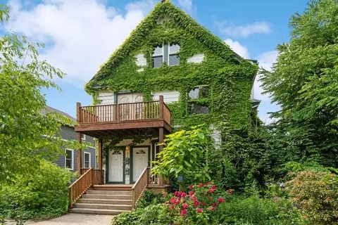1422 Greenwood St, Evanston, IL 60201