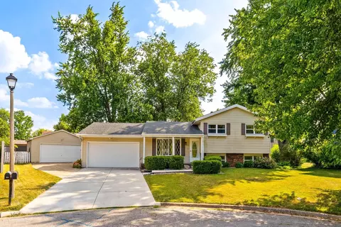 305 Dwyer Ct, Normal, IL 61761