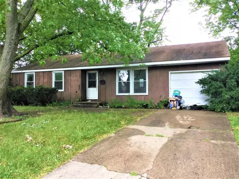 306 Briar Ln, Champaign, IL 61820 photo 1