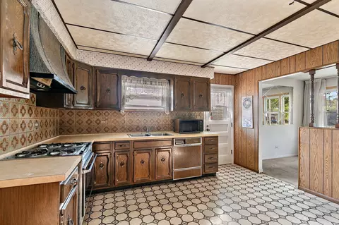 91 E Millers Rd, Des Plaines, IL 60016 photo 6