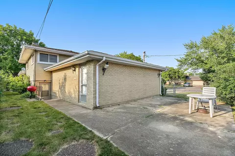 91 E Millers Rd, Des Plaines, IL 60016 photo 15