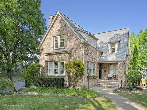 239 S Bruner St, Hinsdale, IL 60521