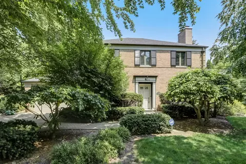 727 Kent Rd, Kenilworth, IL 60043