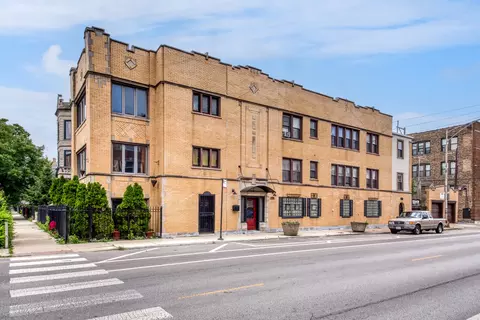 2935 W Augusta Blvd, Chicago, IL 60622