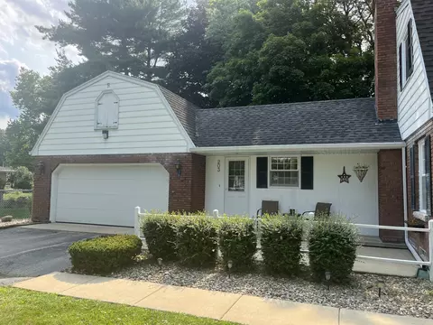 203 Julie Dr, Kankakee, IL 60901 photo 5