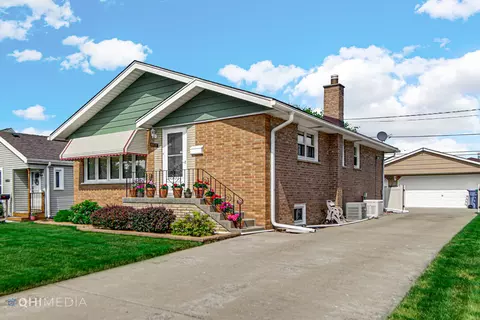 8037 Austin Ave, Burbank, IL 60459