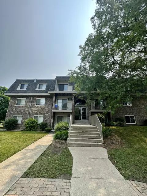 931 Jonathon Ct #105, Prospect Heights, IL 60070