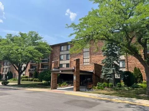 77 Lake Hinsdale Dr #407, Willowbrook, IL 60527