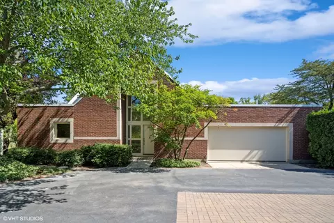 670 Crofton Ave S, Highland Park, IL 60035
