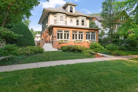 616 Clinton Ave, Oak Park, IL 60304