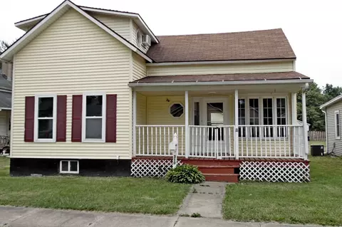 310 N Chestnut St, Princeton, IL 61356