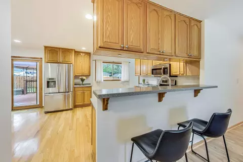 502 Cherry Cir, Glenview, IL 60025 photo 4