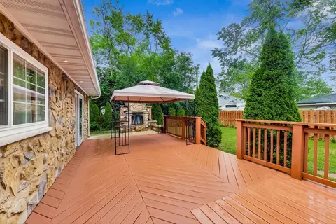 502 Cherry Cir, Glenview, IL 60025 photo 21