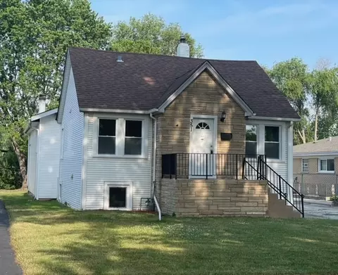 351 N Yale Ave, Villa Park, IL 60181