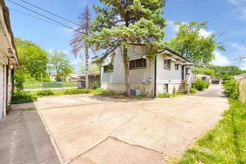 16616 Wolcott Ave, Markham, IL 60428 photo 4