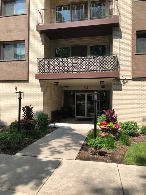 235 Marengo Ave #7C, Forest Park, IL 60130