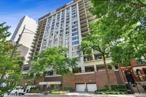 71 E Division St #1003, Chicago, IL 60610