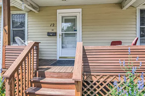 12 S Melrose Ave, Elgin, IL 60123 photo 2