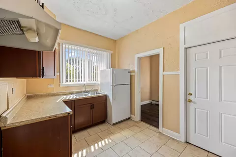 2959 E 80th Pl, Chicago, IL 60617 photo 6