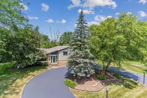 2820 E Cherry Ln, Crete, IL 60417 photo 2