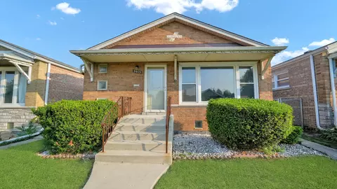 3915 W 68th Pl, Chicago, IL 60629