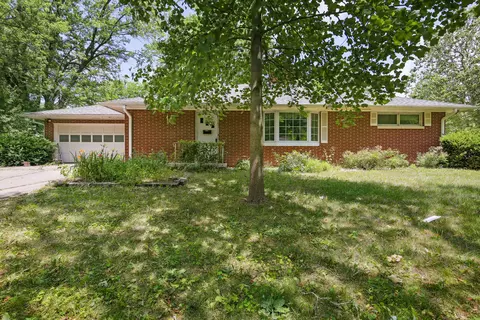 406 E Mumford Dr, Urbana, IL 61801