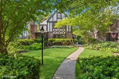 1321 Scott Ave, Winnetka, IL 60093