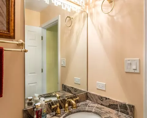 Bath - 18614 Michael Dr, Hazel Crest, IL 60429 photo 1 of 5