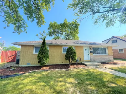 6933 Olympic Dr, Bridgeview, IL 60455