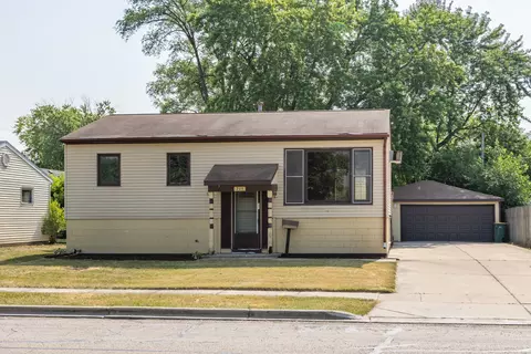715 Belmont Dr, Romeoville, IL 60446