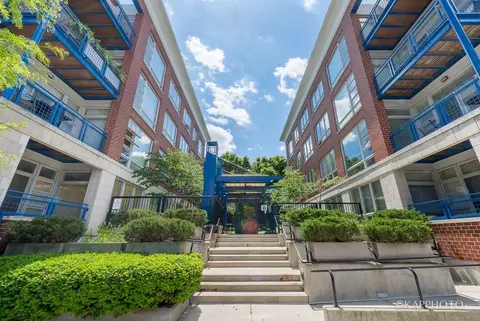 27 N Racine Ave #432, Chicago, IL 60607