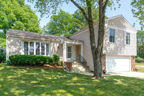 401 Albany Ln, Vernon Hills, IL 60061