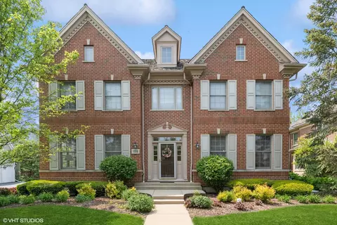 1516 Saratoga Ln, Glenview, IL 60026