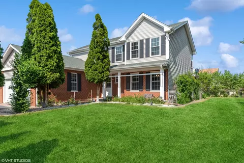 222 Chestnut Ln, Bolingbrook, IL 60490