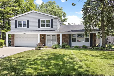 2313 Greenwood Rd, Glenview, IL 60026