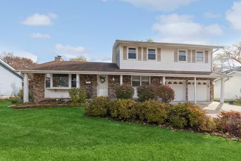 427 N Winston Dr, Palatine, IL 60074