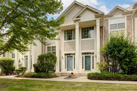 943 Summit Creek Dr, Shorewood, IL 60404