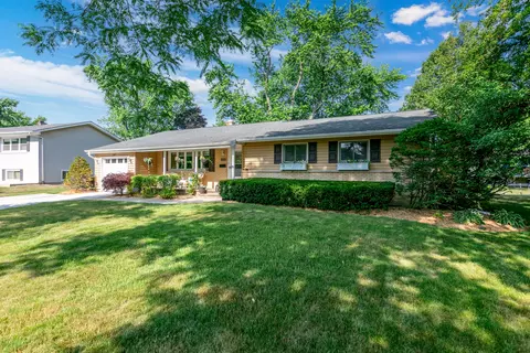247 N Dean Dr, Palatine, IL 60074