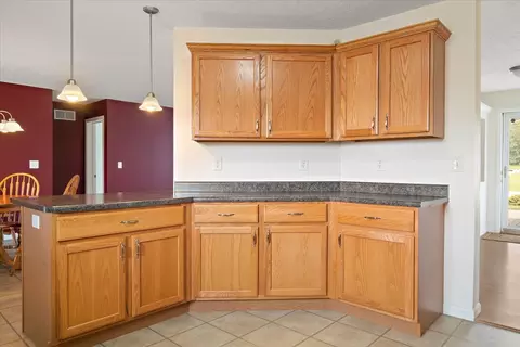 1609 Parkview Dr, Eureka, IL 61530 photo 9