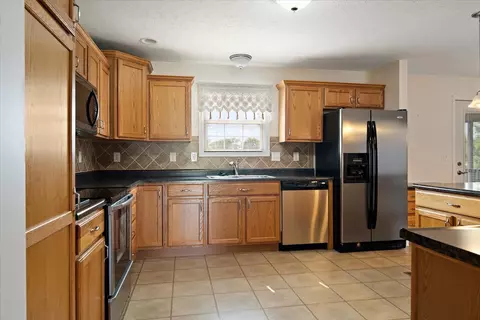 1609 Parkview Dr, Eureka, IL 61530 photo 8