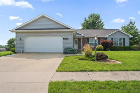 1609 Parkview Dr, Eureka, IL 61530