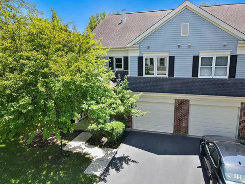 2527 E Hunter Dr #2527, Arlington Heights, IL 60004
