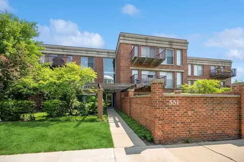 351 Kelburn Rd #314, Deerfield, IL 60015