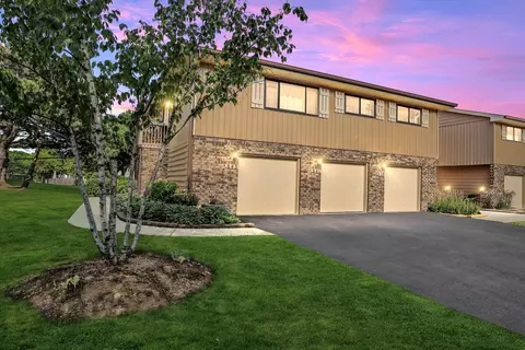 841 Dighton Ln, Schaumburg, IL 60173