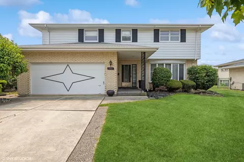 11111 Nelson St, Westchester, IL 60154