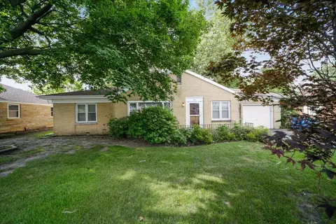 305 W Arnold Ave, Thomasboro, IL 61878