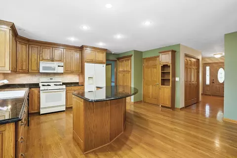 1127 Hidden Spring Dr, Naperville, IL 60540 photo 15