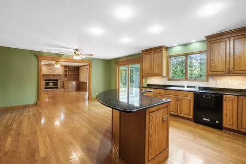 1127 Hidden Spring Dr, Naperville, IL 60540 photo 11